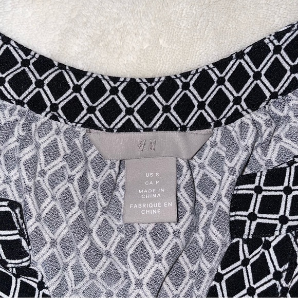 H&M Blouse | Tank Top | Size Small - Picture 3 of 4